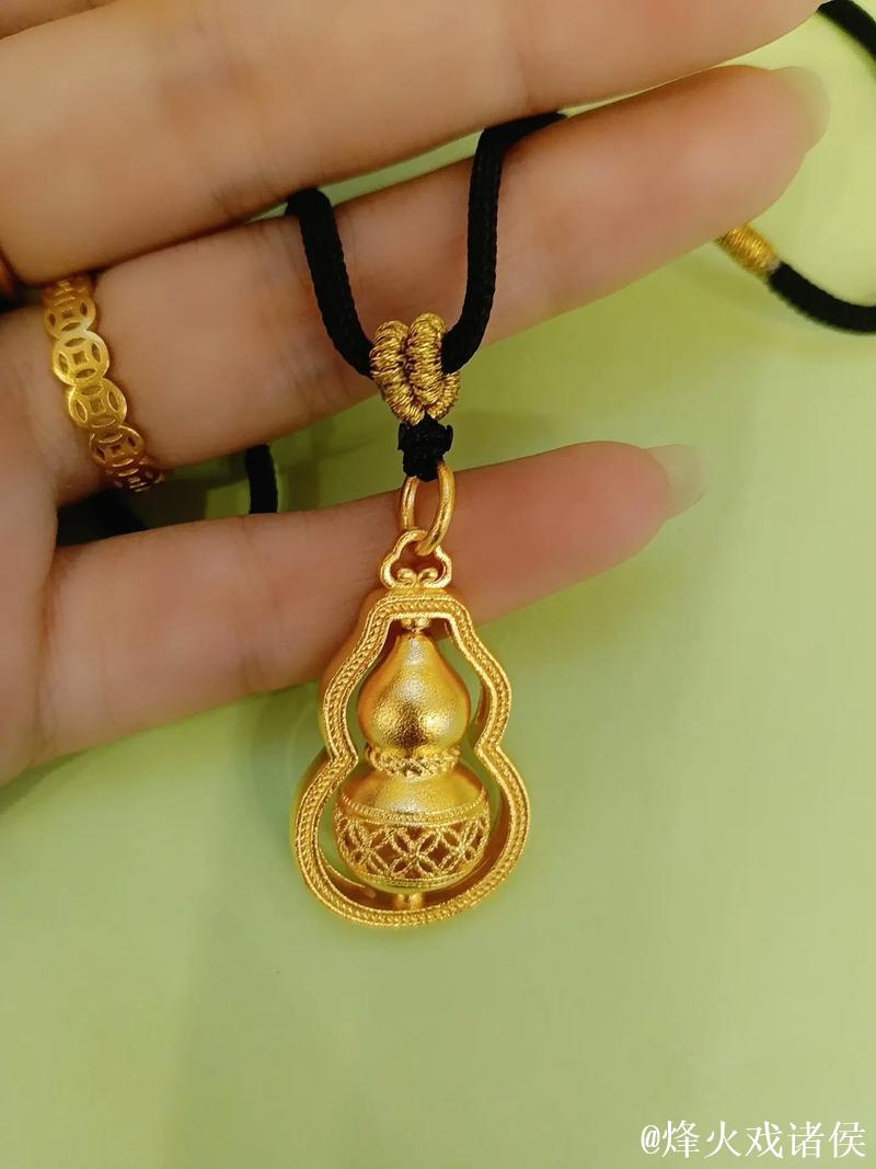 文班亚马信禅佩戴中国“福禄”葫芦，寓意好运相伴